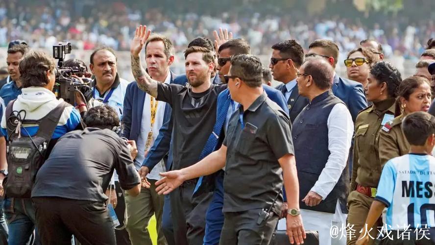 流量狂欢中的梅西印度行：一场失控的足球秀